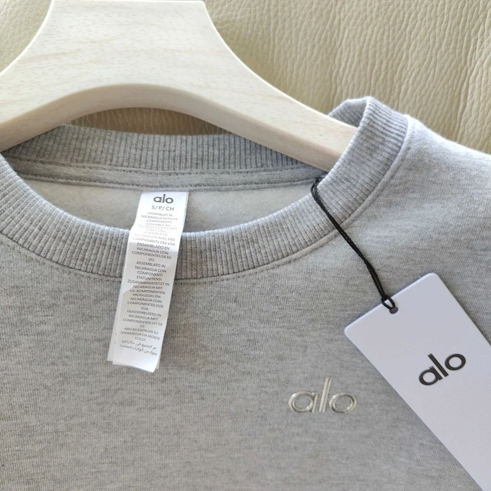 ALO Yoga Light Gray Sweatshirt - Picture 2 of 3